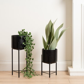 Set of 2 Metal Footed Plant Pots